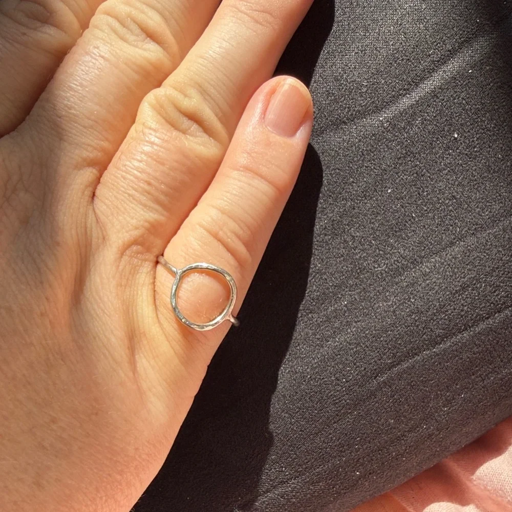 Minimal Open Circle Ring in 925 silver